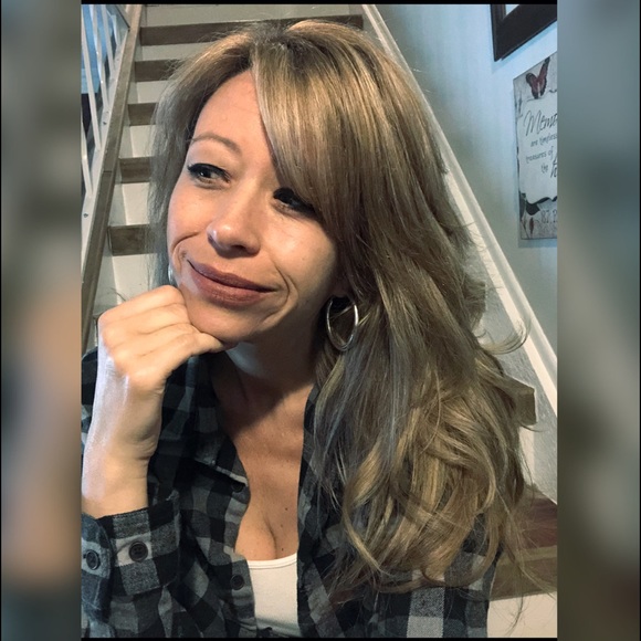 Meet your Posher Christina - Picture 10 of 13